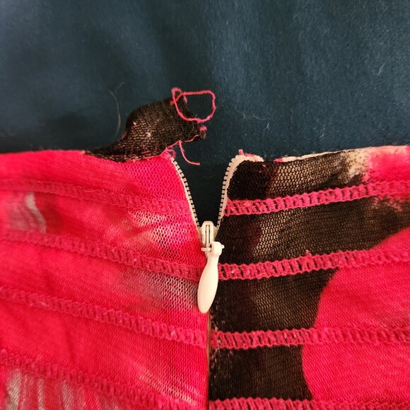 Sao Paolo Skirt Pink and Black SZ 10 - Picture 7 of 7